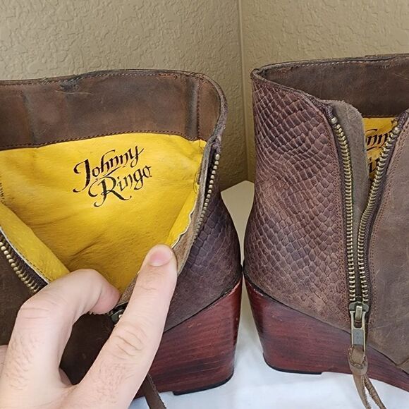 Johnny Ringo- Brown Leather Cowgirl Western Booties with Side Zippers, Size 7.5 - Picture 11 of 13